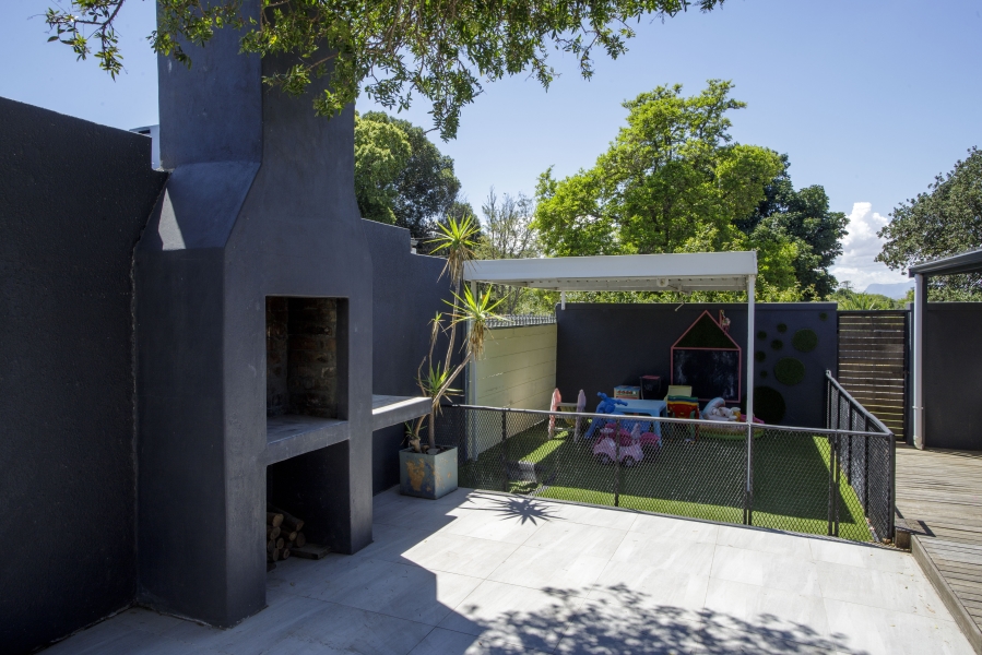 4 Bedroom Property for Sale in Loevenstein Western Cape